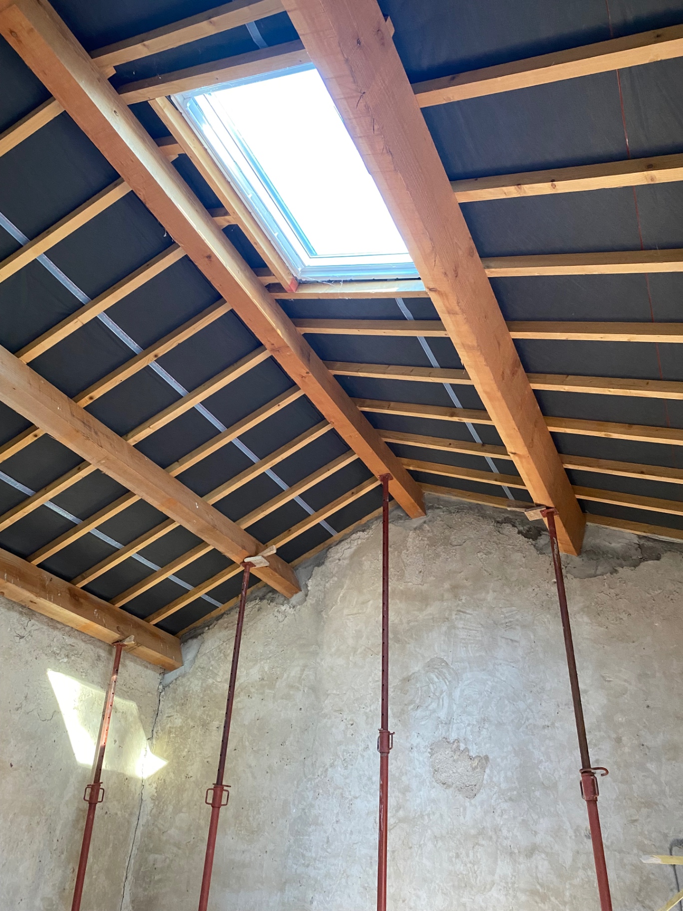 Isolation de toiture par sarking avec pare-pluie dans le Vaucluse
